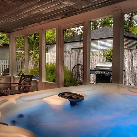 The Hackberry - Hot Tub Fire Pit & Close To Main